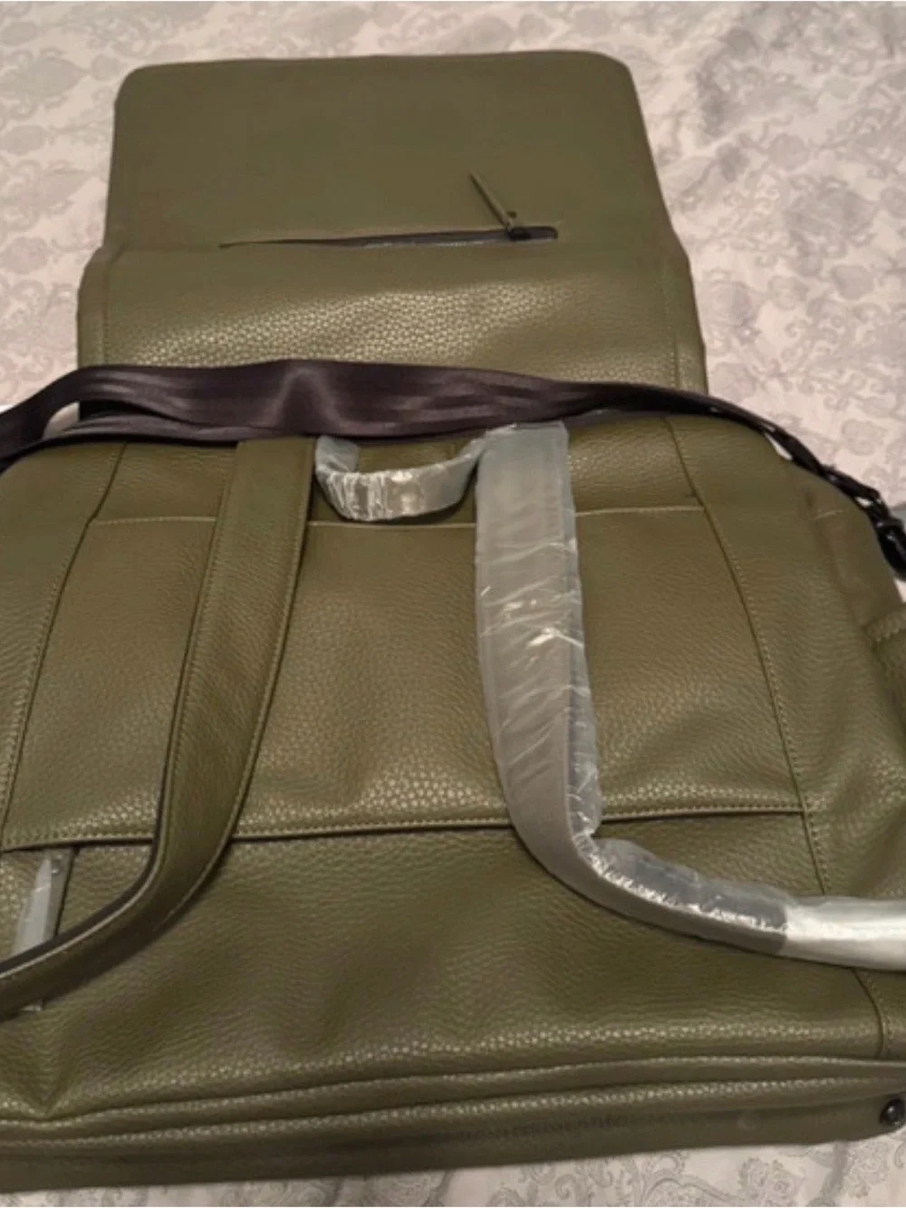 Petunia Pickle bottom boxy plus diaper bag in olive green (new)